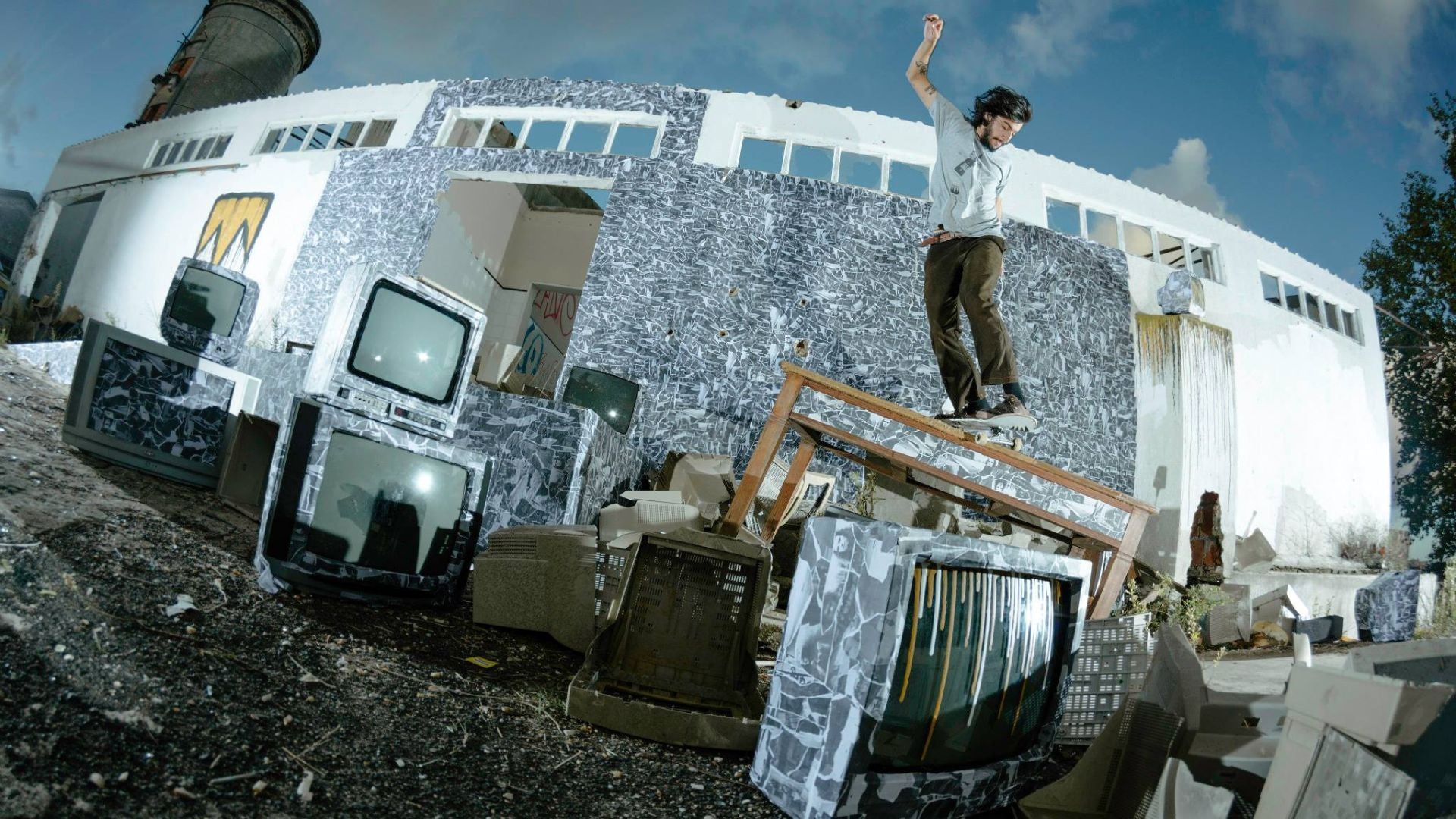 Moder Ruins Campaign Ementa SB