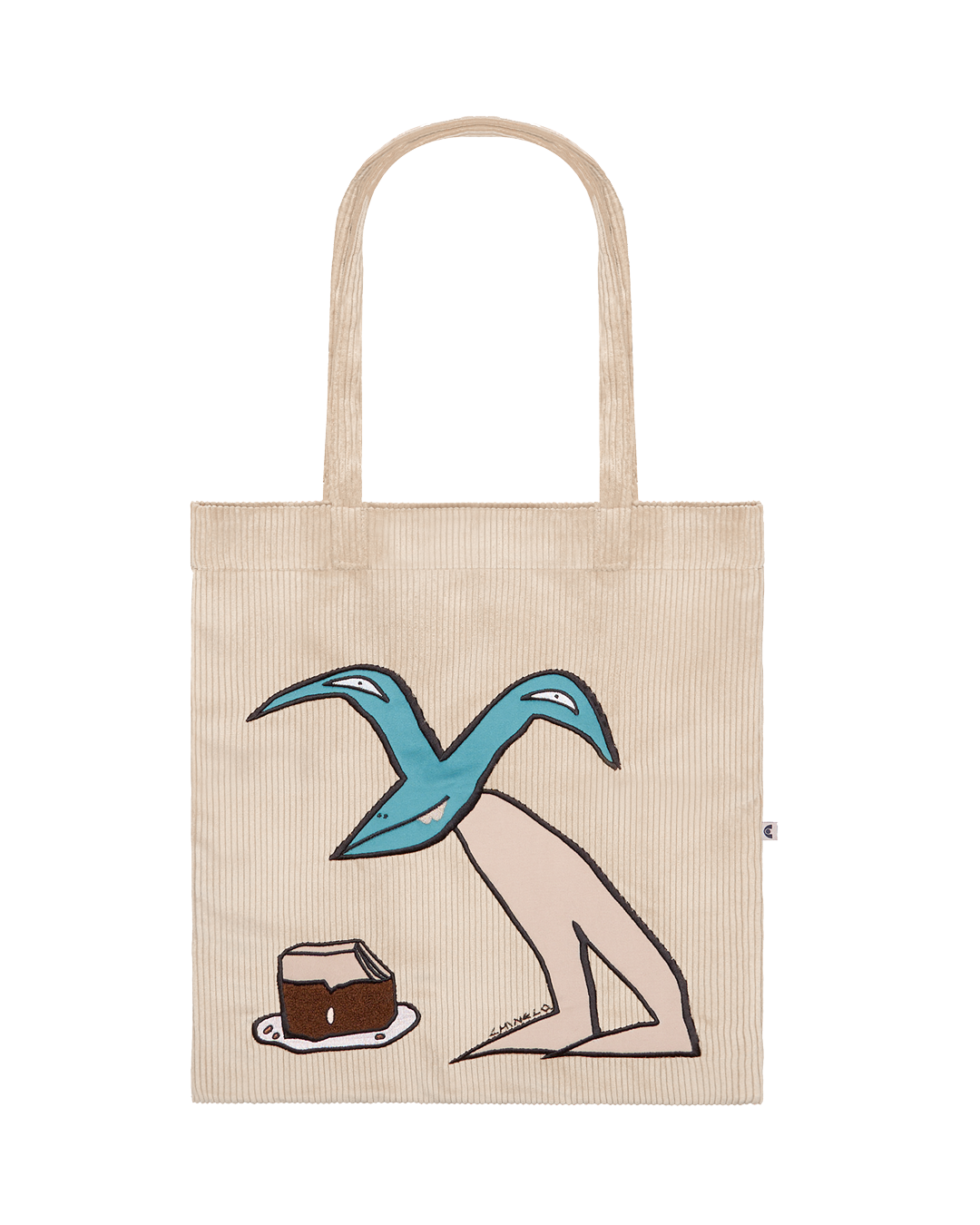 Ementa x Chinelo artist collaboration
Limited edition
Durable corduroy with liquid-repellent coating
Interior pocket
Support for keys
Features the 'Cake' design by the artist
Off white color
45 x 42 cm
Handmade in Portugal